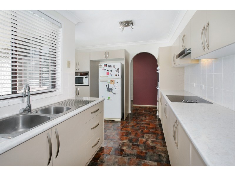 31 Debenham Ave, Leumeah NSW 2560