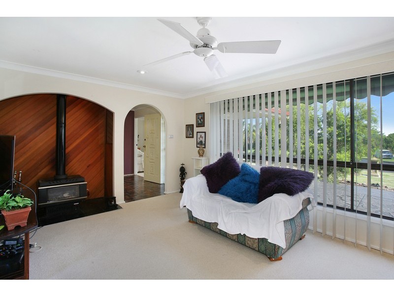 31 Debenham Ave, Leumeah NSW 2560