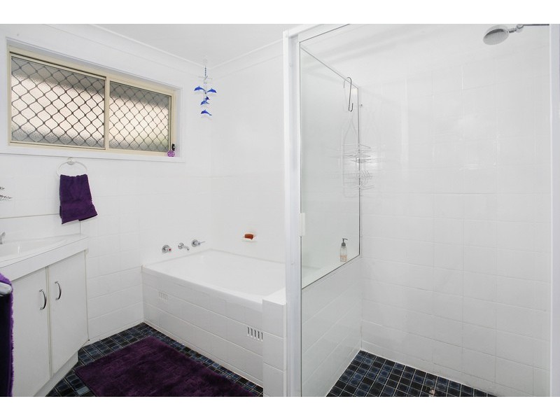 31 Debenham Ave, Leumeah NSW 2560