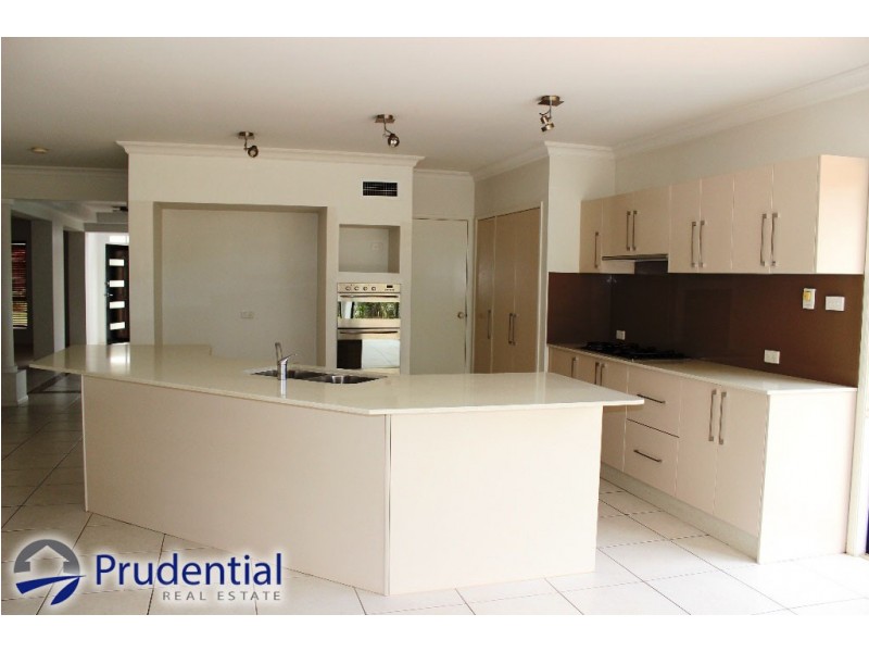 9 Governors Way, Macquarie Links NSW 2565