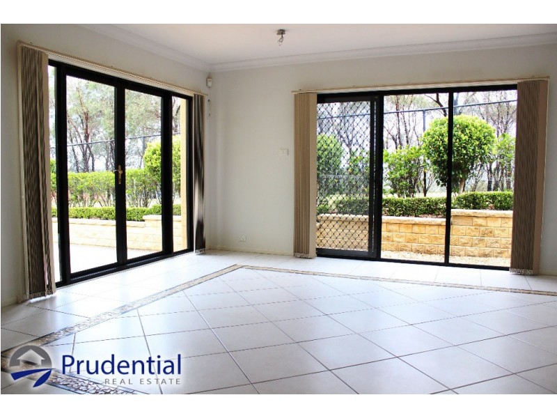 9 Governors Way, Macquarie Links NSW 2565