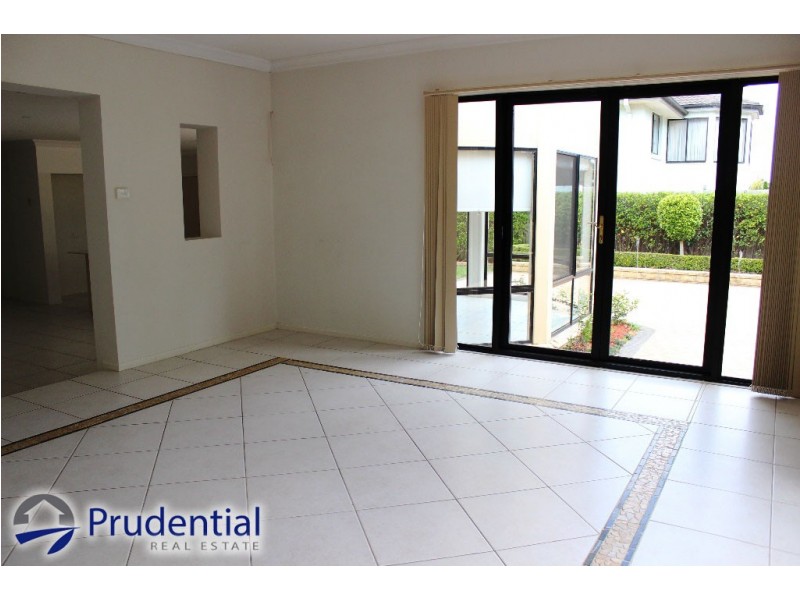 9 Governors Way, Macquarie Links NSW 2565