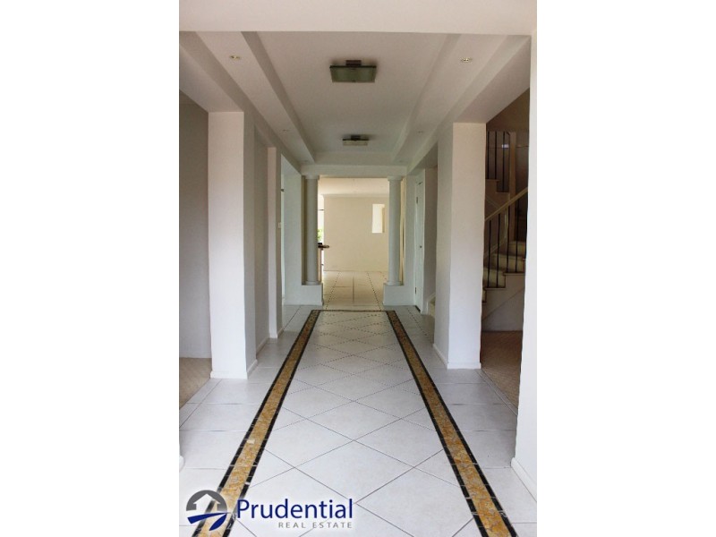 9 Governors Way, Macquarie Links NSW 2565