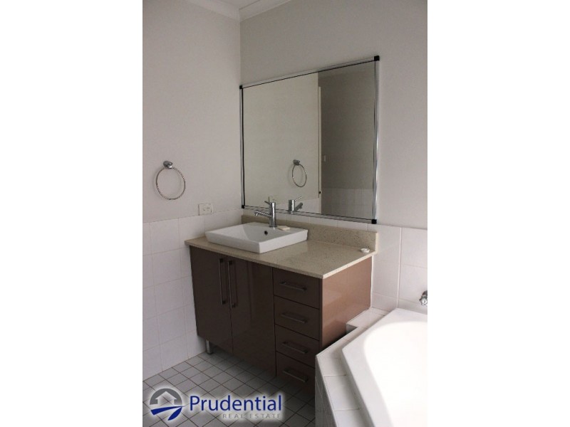 9 Governors Way, Macquarie Links NSW 2565