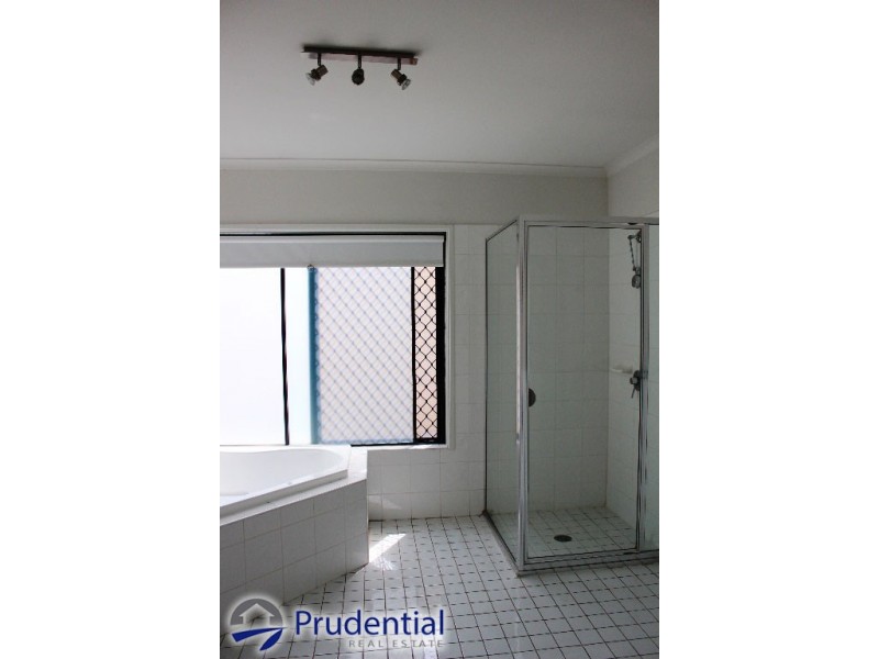 9 Governors Way, Macquarie Links NSW 2565