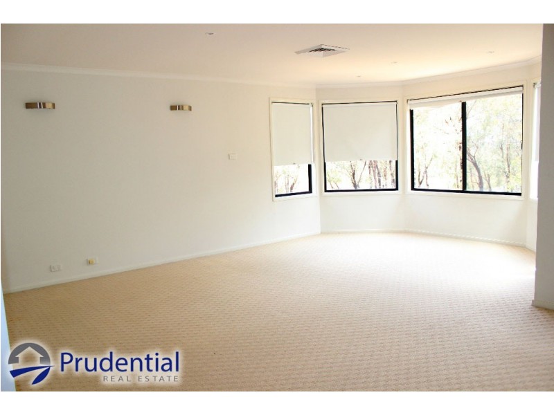 9 Governors Way, Macquarie Links NSW 2565