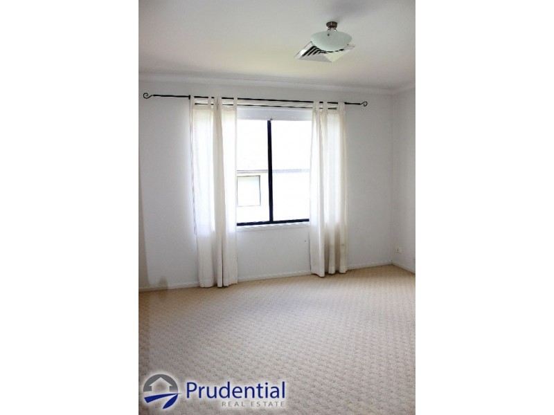 9 Governors Way, Macquarie Links NSW 2565