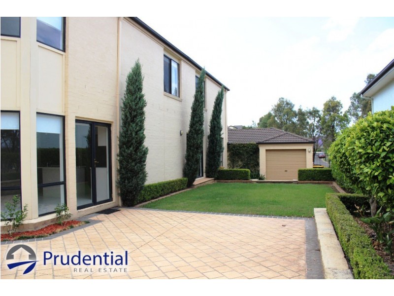 9 Governors Way, Macquarie Links NSW 2565