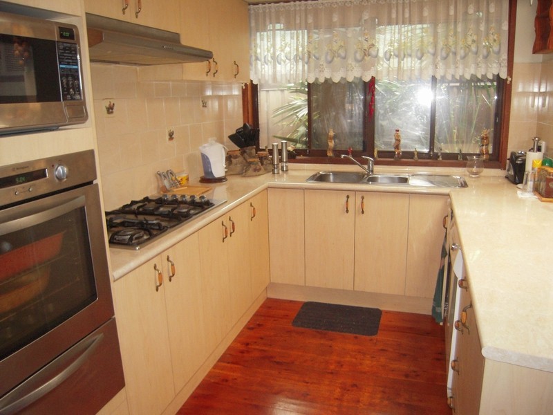 9 Renfrew Street, St Andrews NSW 2566
