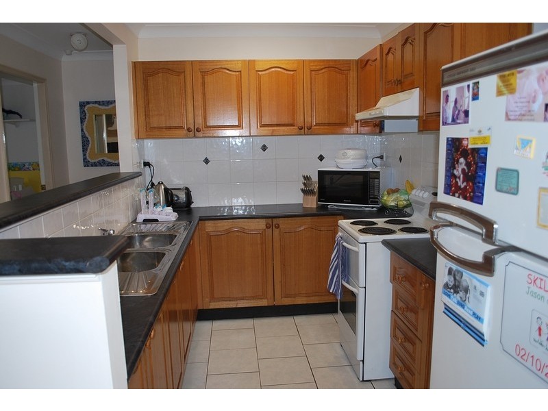 1/5 Macquarie Ave, Leumeah NSW 2560