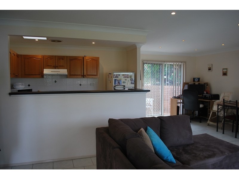 1/5 Macquarie Ave, Leumeah NSW 2560