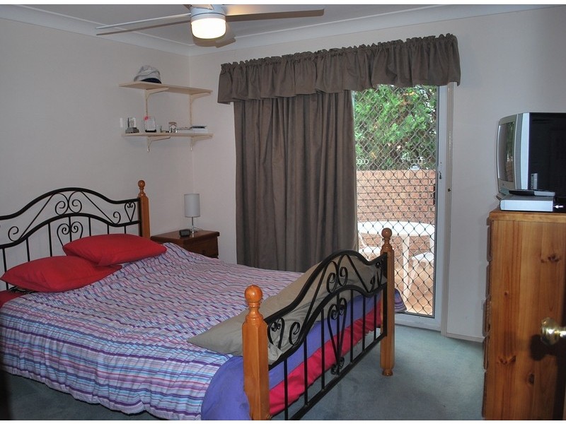 1/5 Macquarie Ave, Leumeah NSW 2560