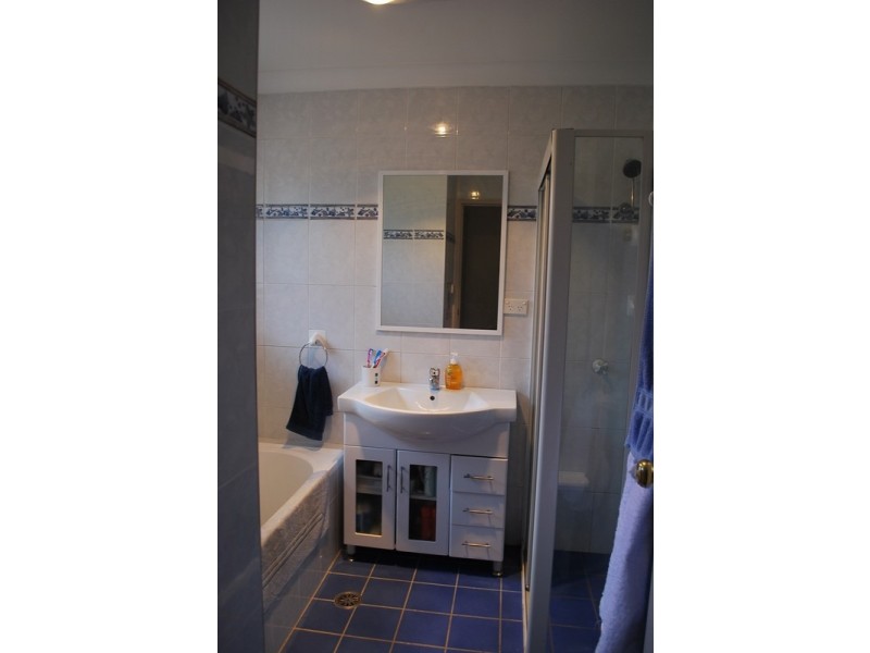 1/5 Macquarie Ave, Leumeah NSW 2560