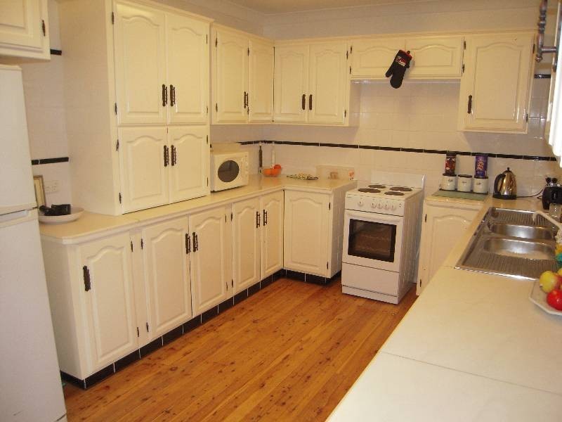 31 Poplar Cres, Bradbury NSW 2560