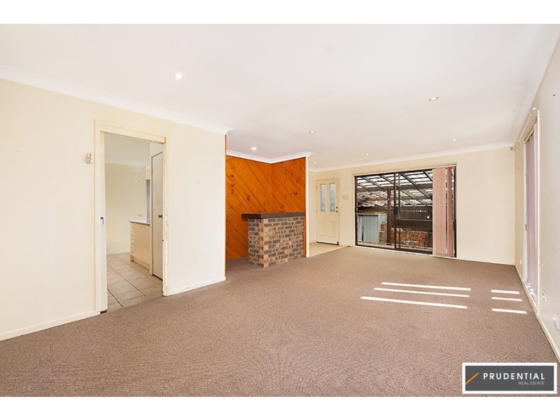 8 Alexis Place, Rosemeadow NSW 2560