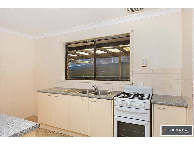 8 Alexis Place, Rosemeadow NSW 2560