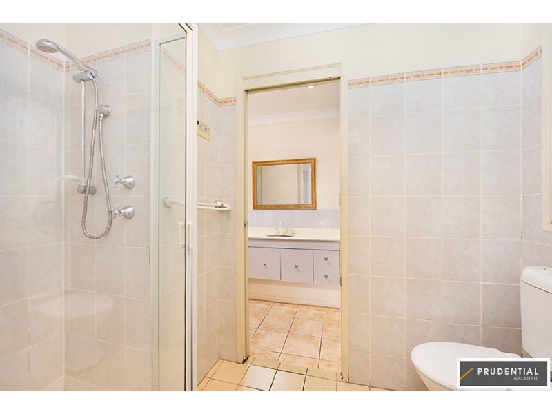 8 Alexis Place, Rosemeadow NSW 2560