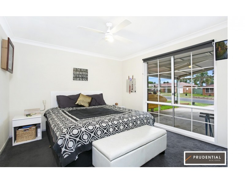29 Carbasse Crescent, St Helens Park NSW 2560