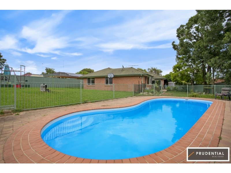 29 Carbasse Crescent, St Helens Park NSW 2560