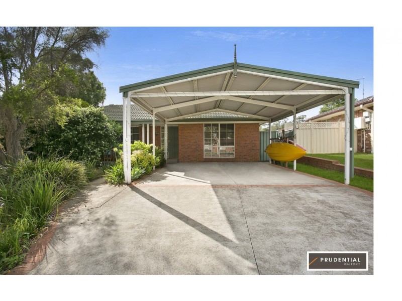 29 Carbasse Crescent, St Helens Park NSW 2560