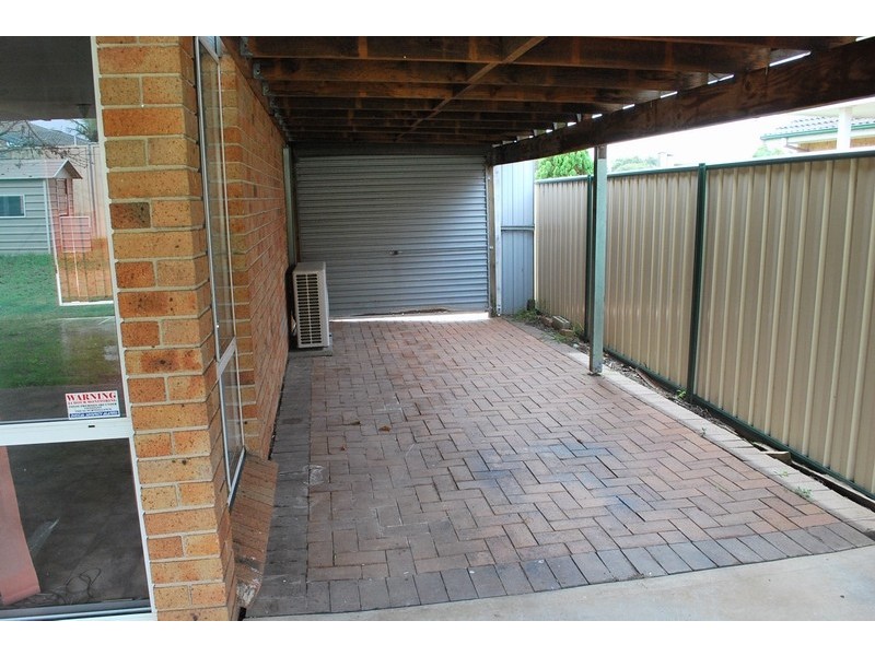 8 Lodestone Place, Eagle Vale NSW 2558