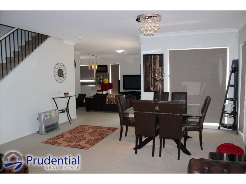 27 Kippax Ave, Leumeah NSW 2560