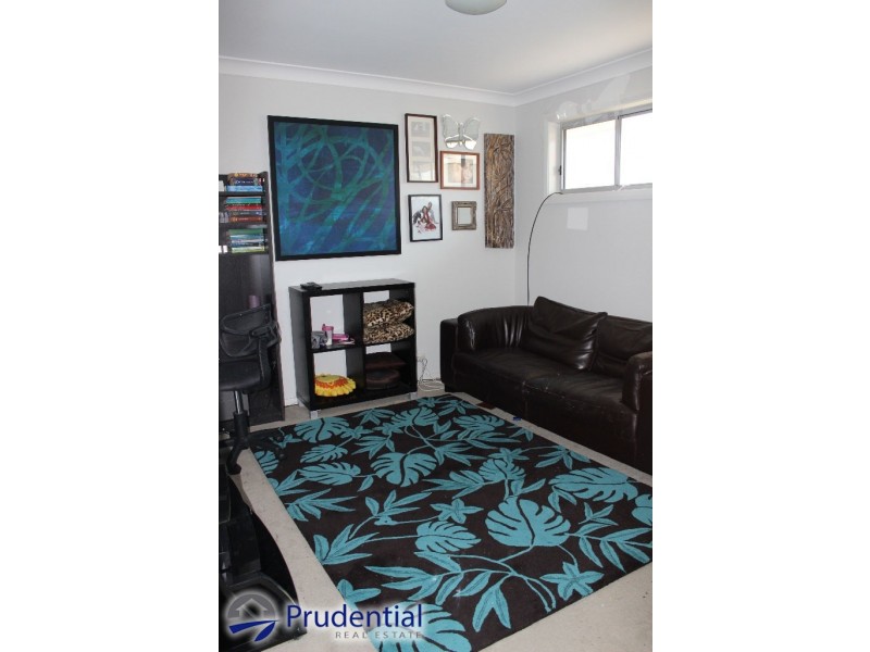 27 Kippax Ave, Leumeah NSW 2560