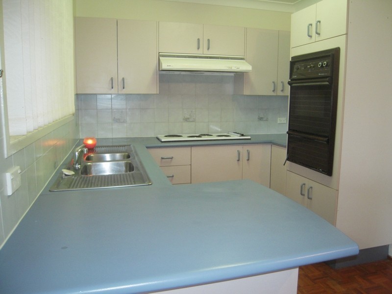 130 Chasselas Ave, Eschol Park NSW 2558