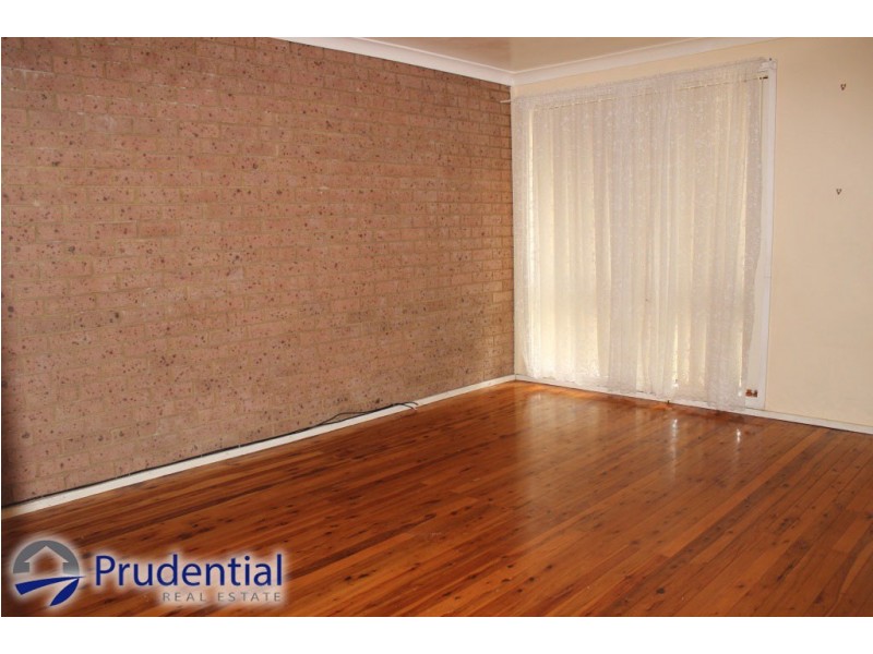 9 Campbell Close, Minto NSW 2566