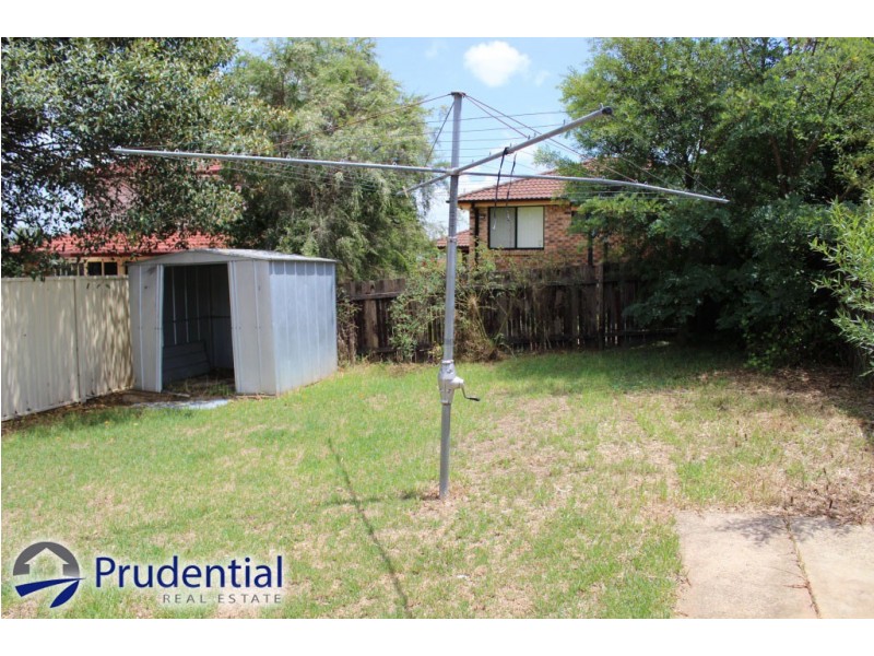 9 Campbell Close, Minto NSW 2566