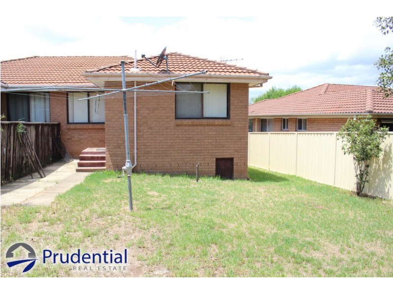 9 Campbell Close, Minto NSW 2566