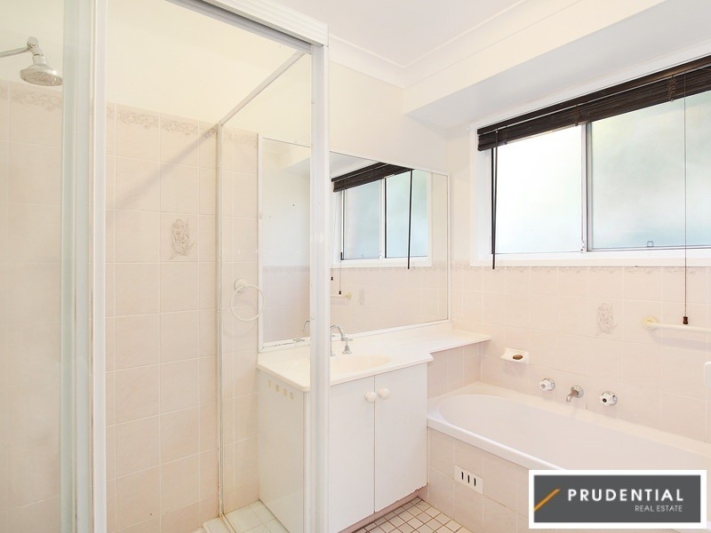 18 Davy Place, St Helens Park NSW 2560