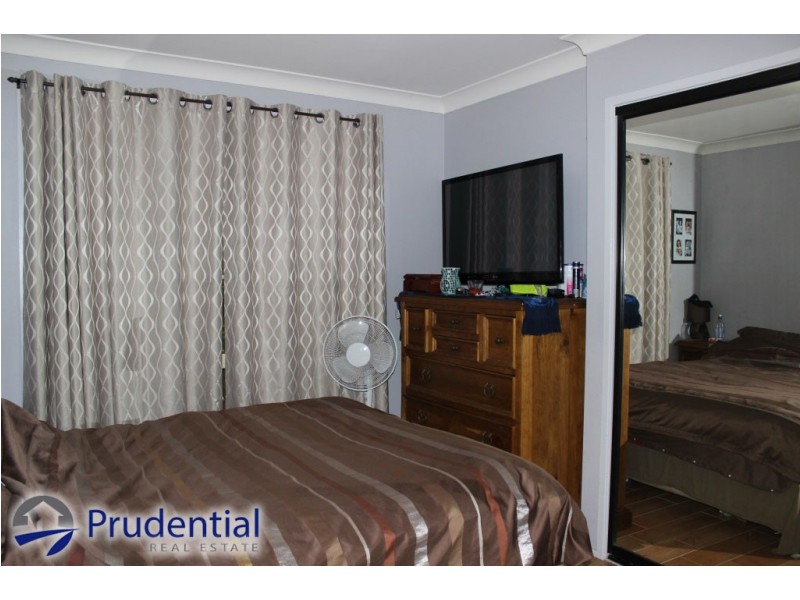 10 Quinion Place, Ambarvale NSW 2560