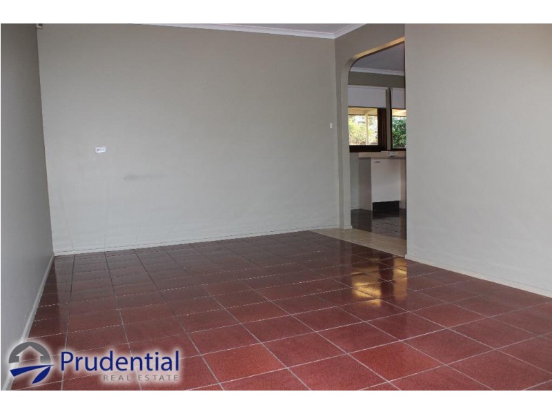 10 Peggotty Avenue, Ambarvale NSW 2560