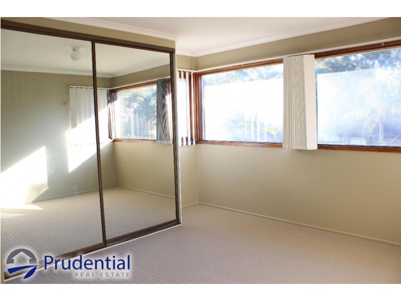 10 Peggotty Avenue, Ambarvale NSW 2560