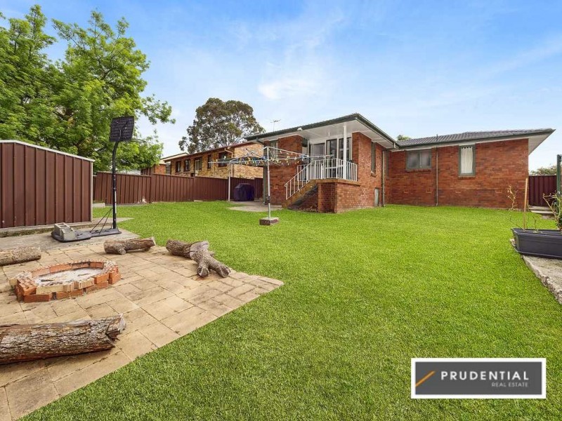 76 Carrington Circuit, Leumeah NSW 2560