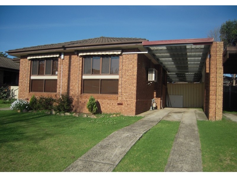 233 Copperfield Drive, Rosemeadow NSW 2560