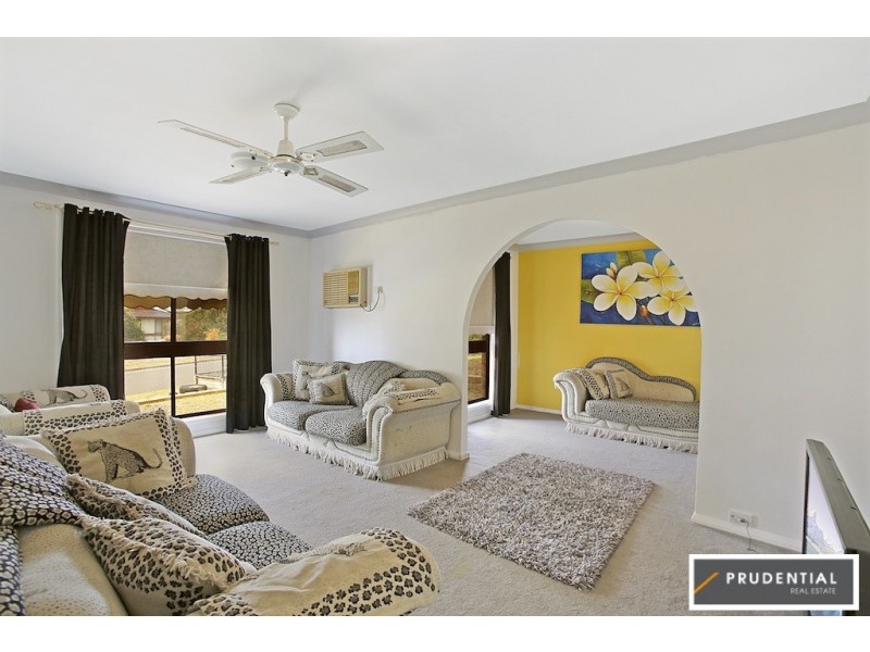 21 Donalbain Circuit, Rosemeadow NSW 2560