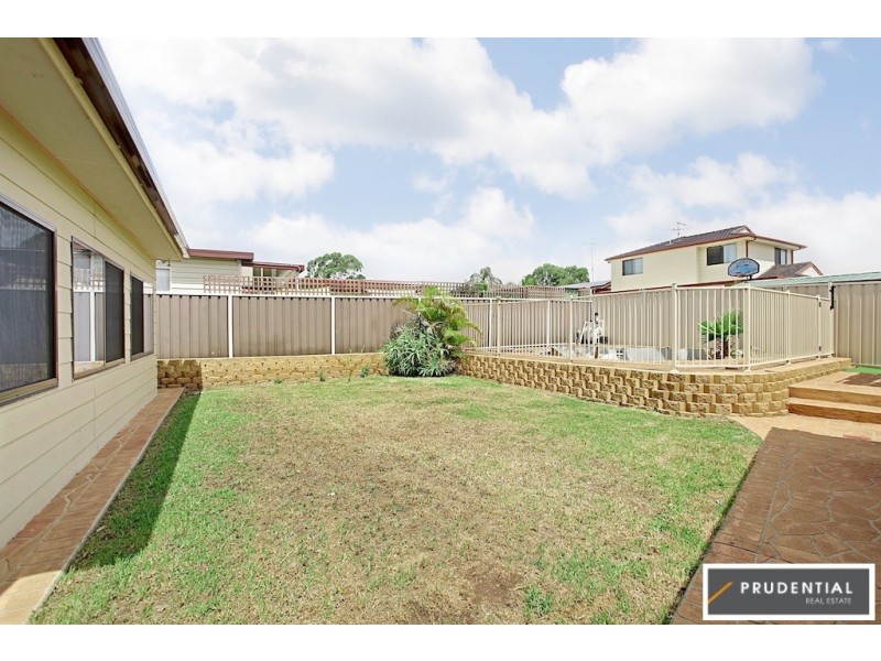 21 Donalbain Circuit, Rosemeadow NSW 2560