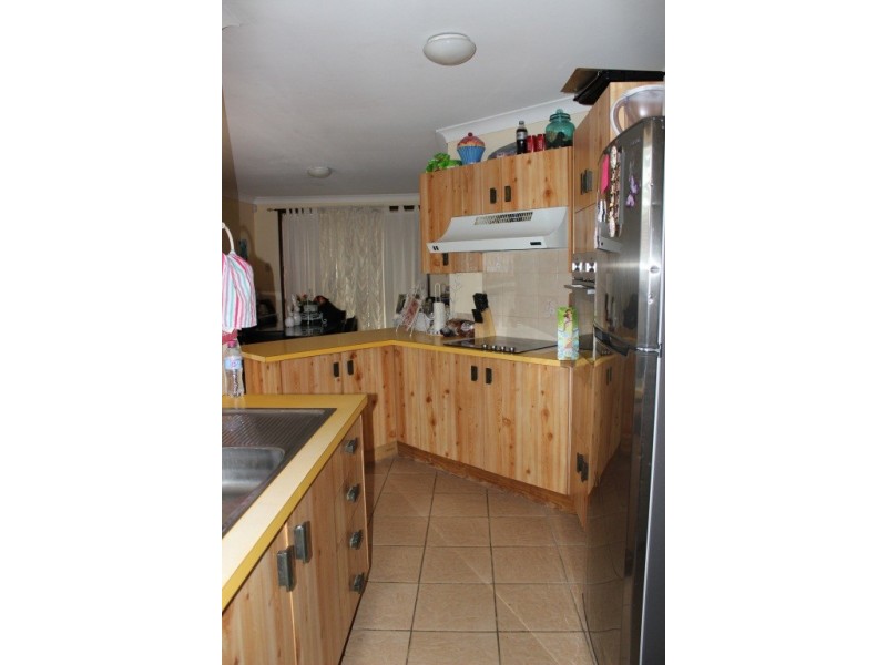 1/4 Mary Street, Macquarie Fields NSW 2564