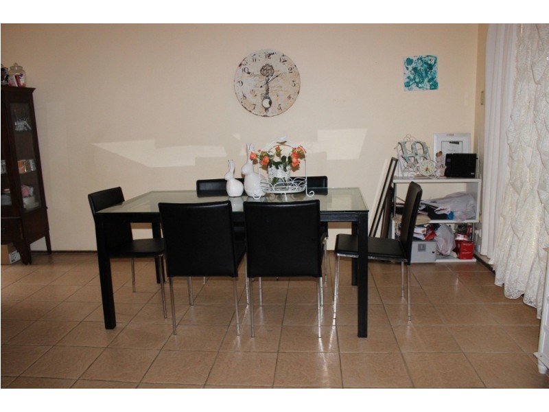 1/4 Mary Street, Macquarie Fields NSW 2564