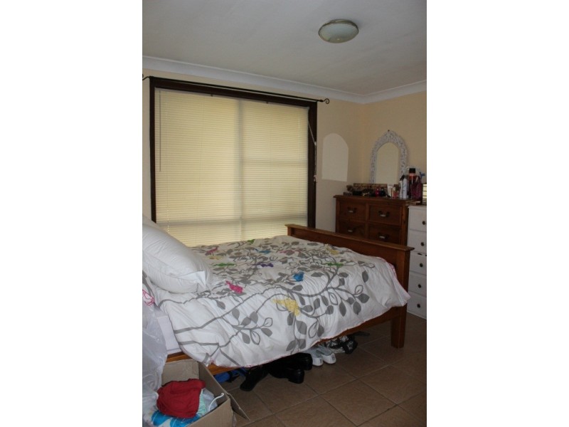 1/4 Mary Street, Macquarie Fields NSW 2564