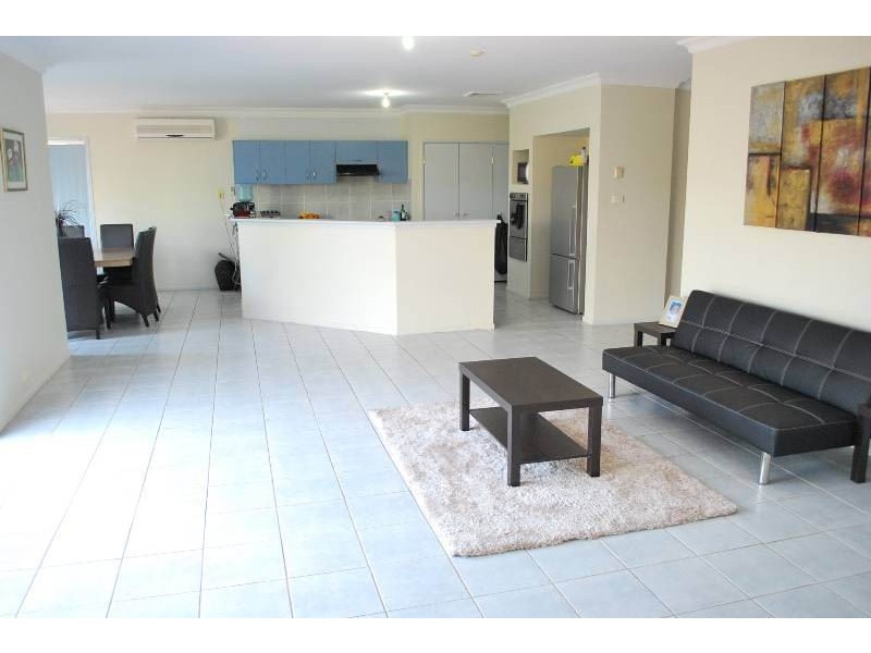 60 Glen Alpine Drive, Glen Alpine NSW 2560