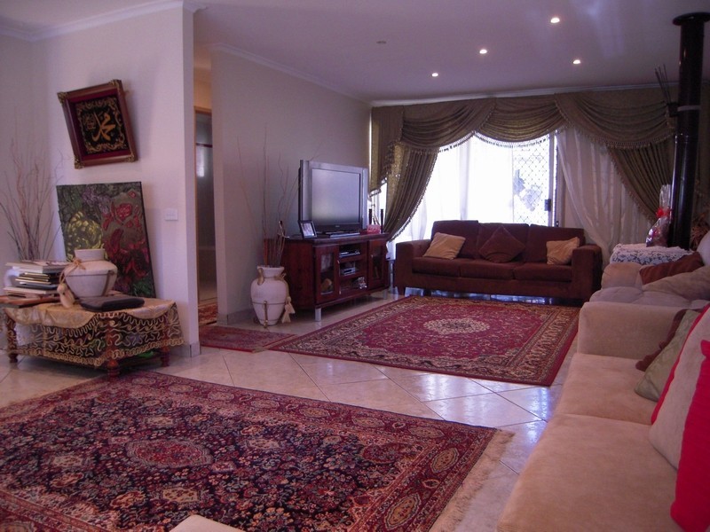 20 Loddon Crescent, Campbelltown NSW 2560