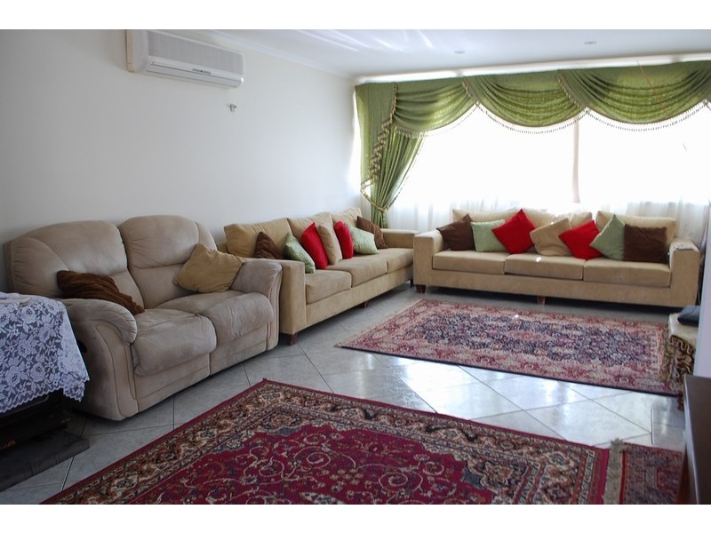 20 Loddon Crescent, Campbelltown NSW 2560