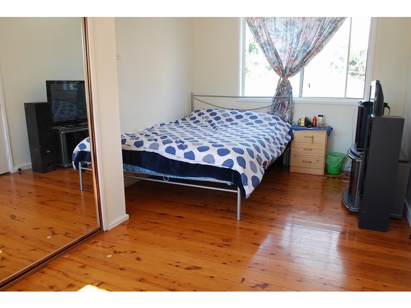 20 Loddon Crescent, Campbelltown NSW 2560