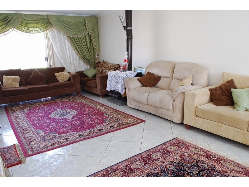 20 Loddon Crescent, Campbelltown NSW 2560