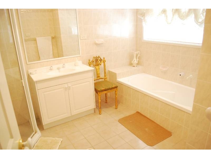 Glen Alpine NSW 2560