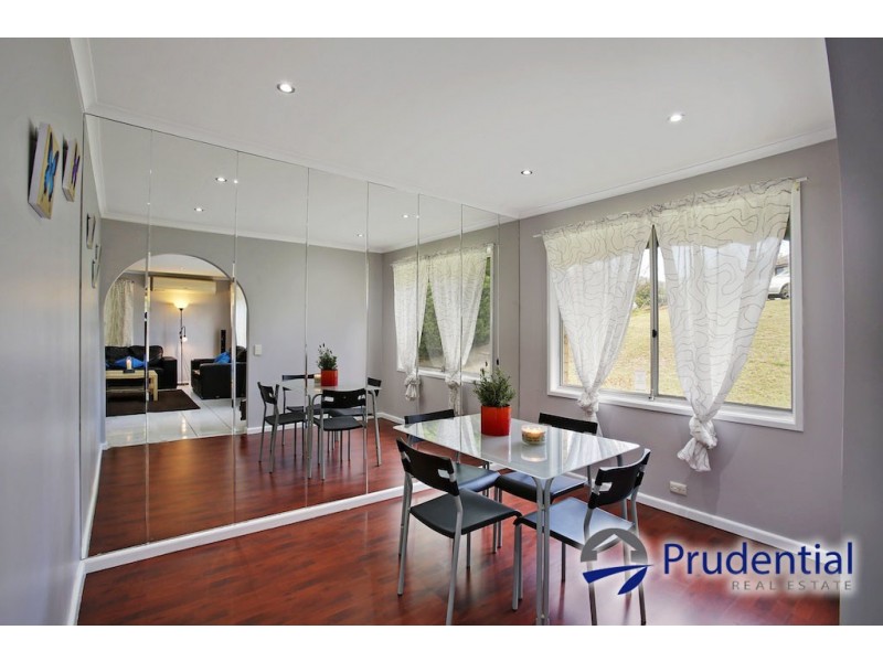 39 Lillyvicks Crescent, Ambarvale NSW 2560