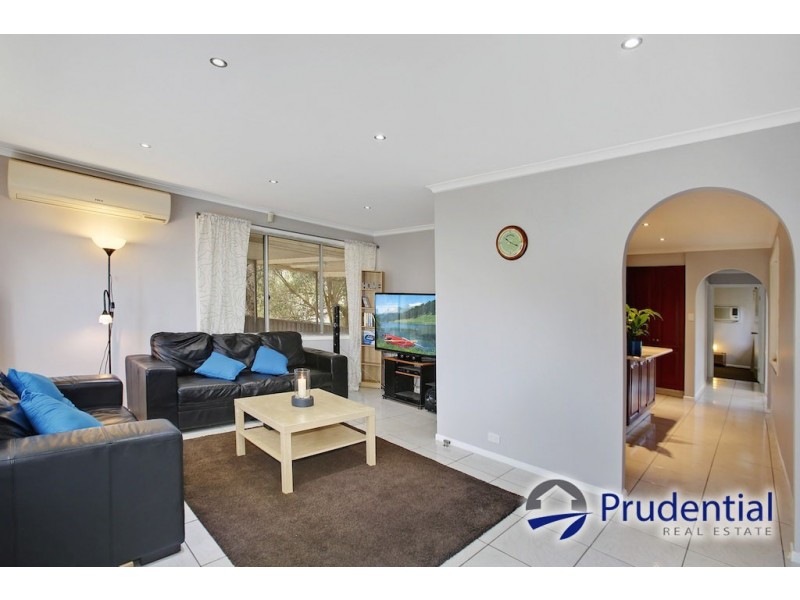 39 Lillyvicks Crescent, Ambarvale NSW 2560